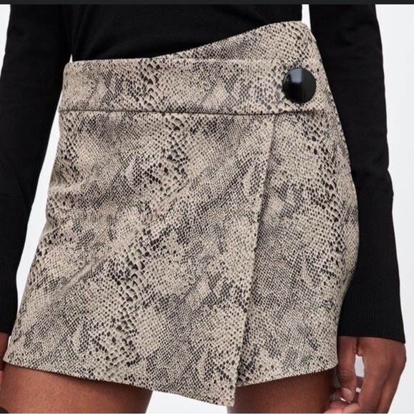 (NEW) Zara Snakeskin Skort - Picture 7 of 7